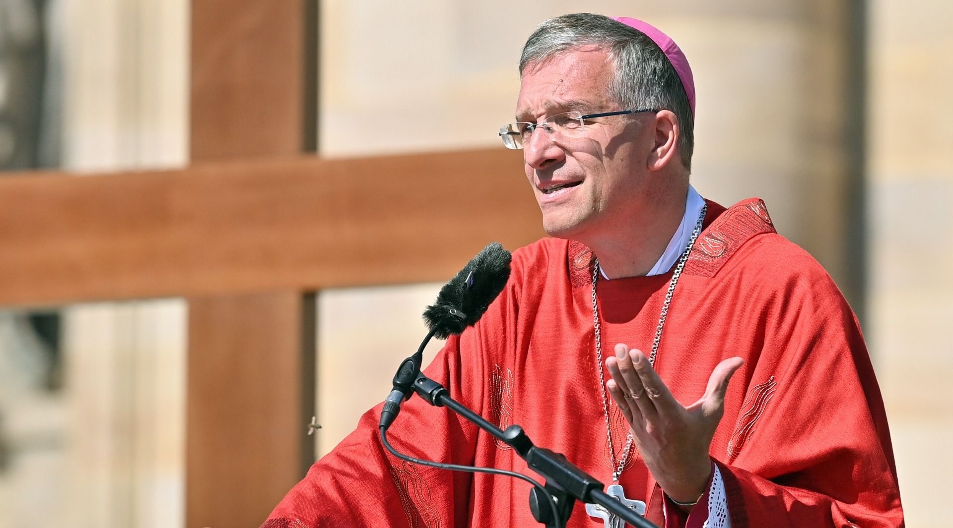 In Bonifatius begegnen wir einem Zeugen des Glaubens, der in seiner Zeit wesentliche Weichen gestellt hat für die kulturelle und religiöse Entwicklung Europas, betonte Bischof Dr. Michael Gerber in seiner Festpredigt beim Bonifatiusfest in Fulda.  Foto: Bistum Fulda / Dr. A. Müller