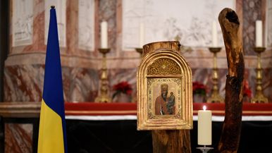 Ukrainische Ikone schenkt Hoffnung: Gedenkort im Fuldaer Dom als Zeichen der Solidarität