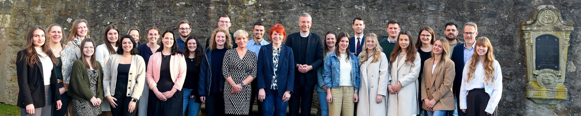 27 Religionslehrerinnen und Lehrer erhielten von Bischof Dr. Michael Gerber die „Missio canonica“.