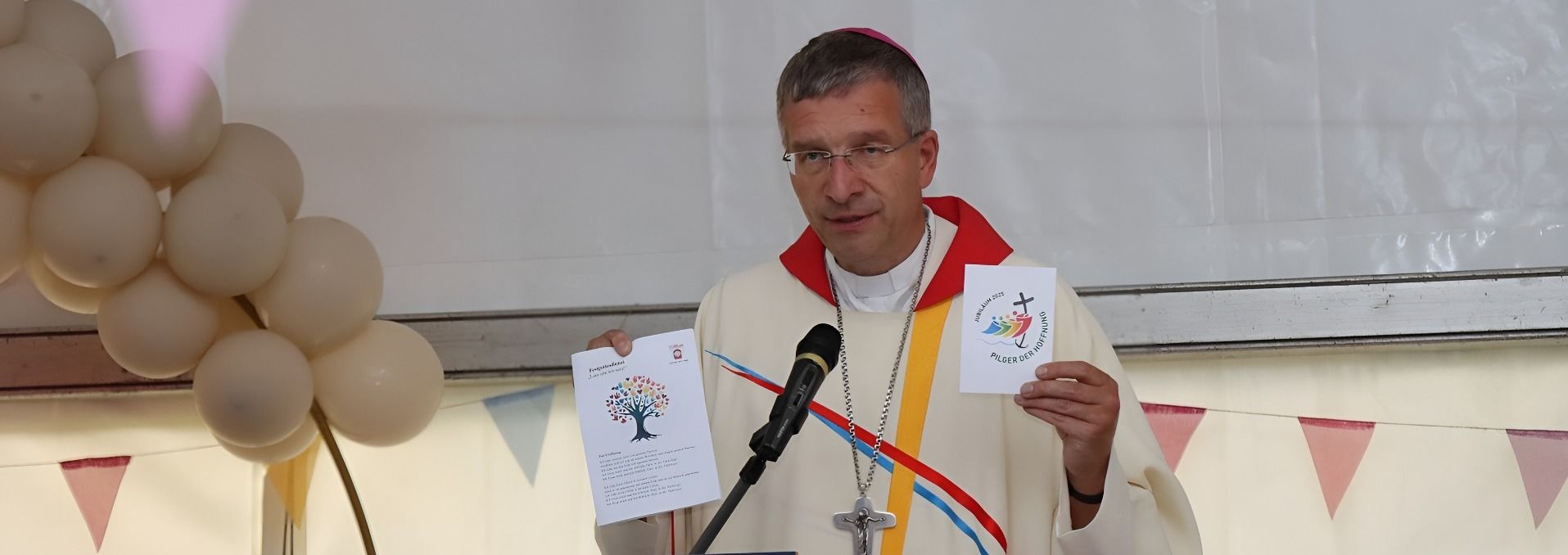 Fuldas Bischof Dr. Michael Gerber ging zum 50-jährigen Bestehen von Caritas-Wohnen auf das Motto des Heiligen Jahres 2025 ein: „Pilger der Hoffnung“ zu sein.